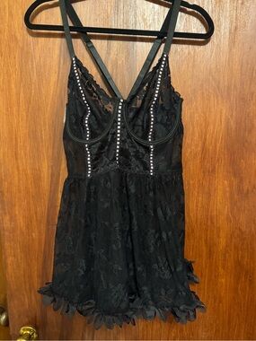 Torrid Women’s Plus Size Lingerie Teddy with Floral Hem Size 3X